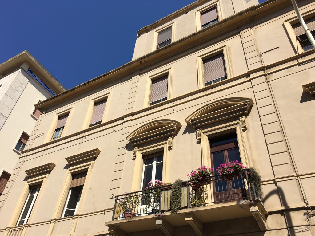 Saturno House Cagliari Center Otel Dış mekan fotoğraf